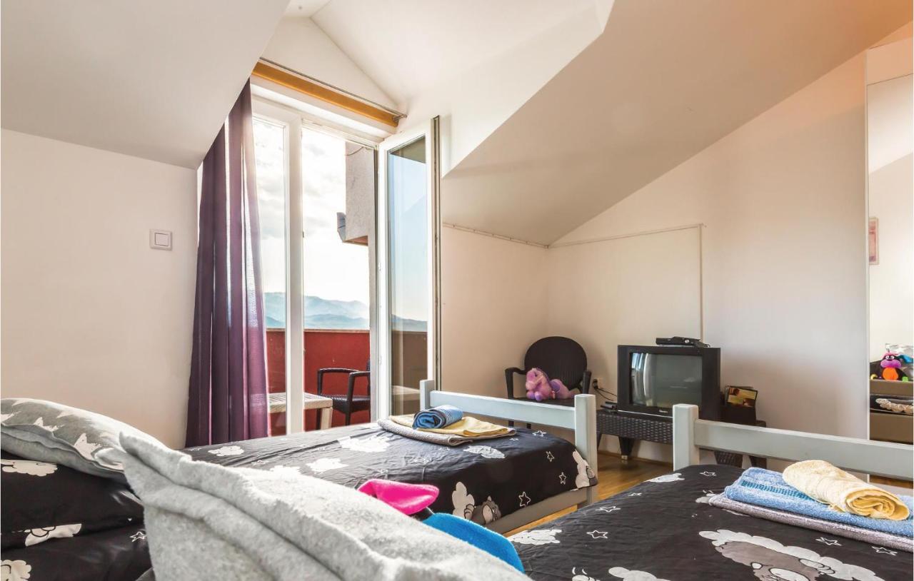 Lovely Apartment In Ugljane With Kitchen Zewnętrze zdjęcie