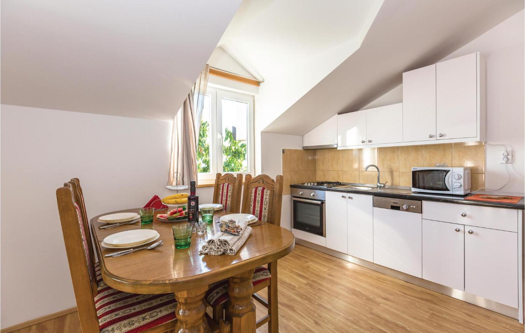 Lovely Apartment In Ugljane With Kitchen Zewnętrze zdjęcie