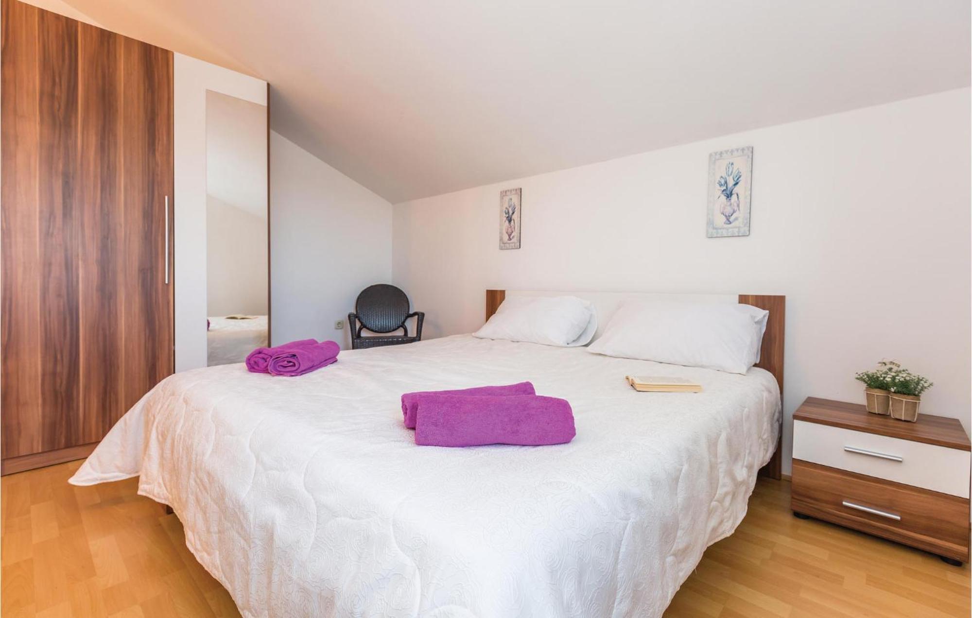 Lovely Apartment In Ugljane With Kitchen Zewnętrze zdjęcie